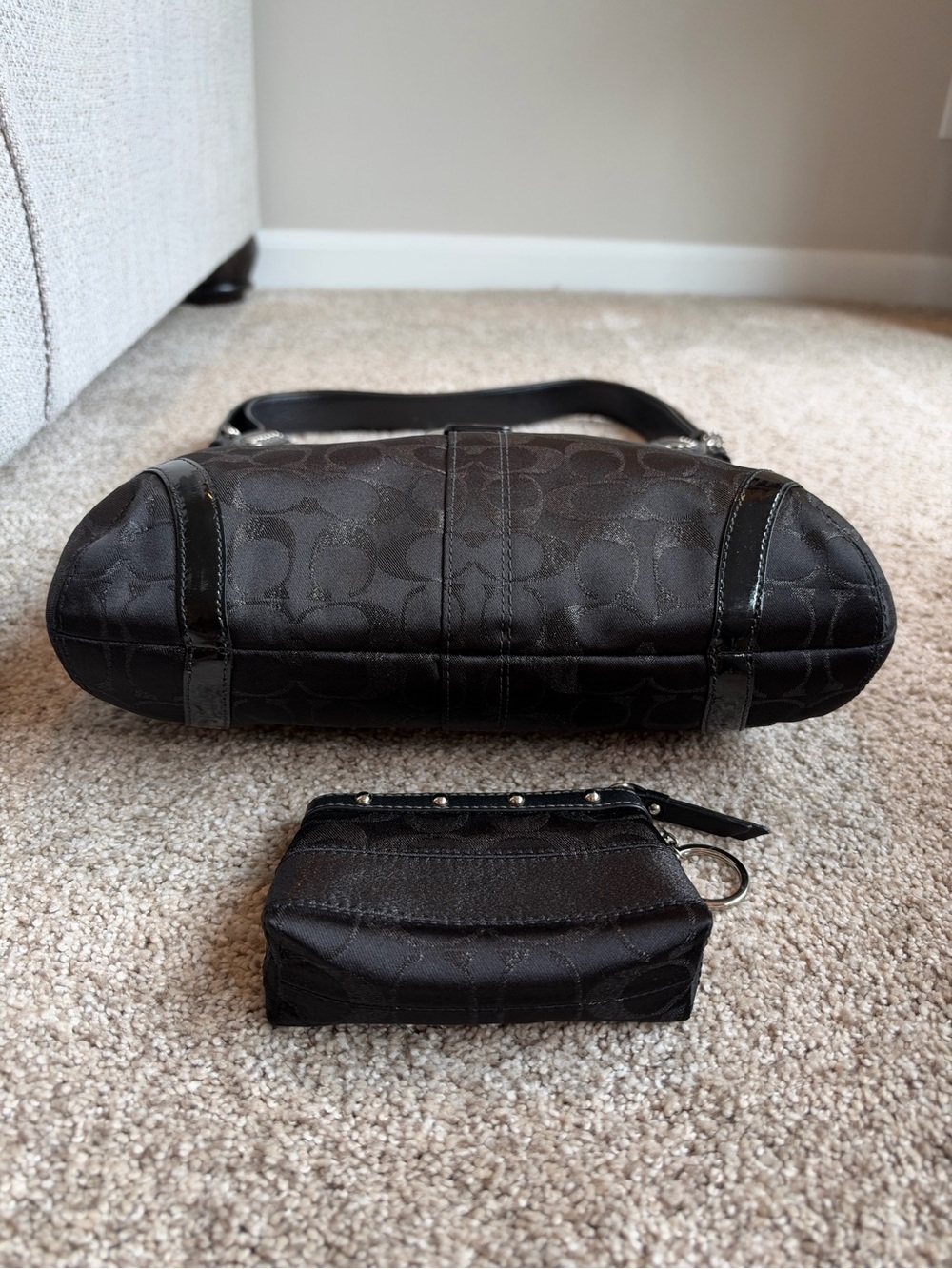 Coach 2008 Metallic Signature Studded Shoulder Bag + Matching Mini Skinny - Picture 5 of 8